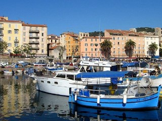 villa-ugliastru-Le port d'Ajaccio -.jpg