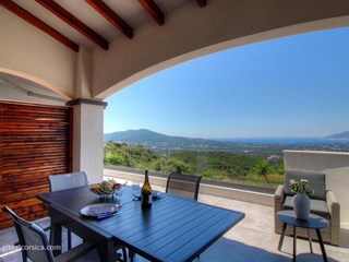 villa-ugliastru-Gite Lentisque-Terrasse vue mer.jpg